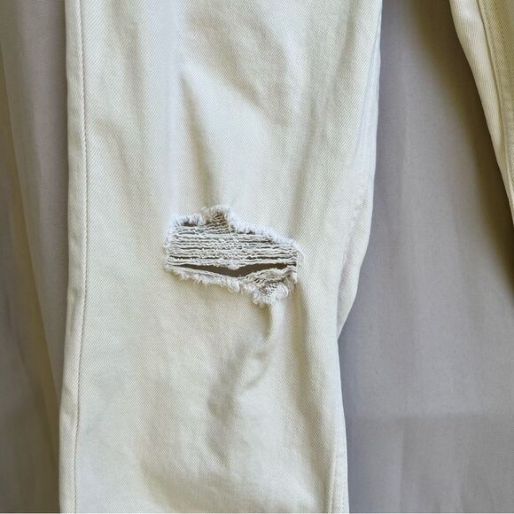 Free Assembly super high-rise straight jeans 🔥 distressed🔥 raw hem 🔥 size 2 - Picture 3 of 8